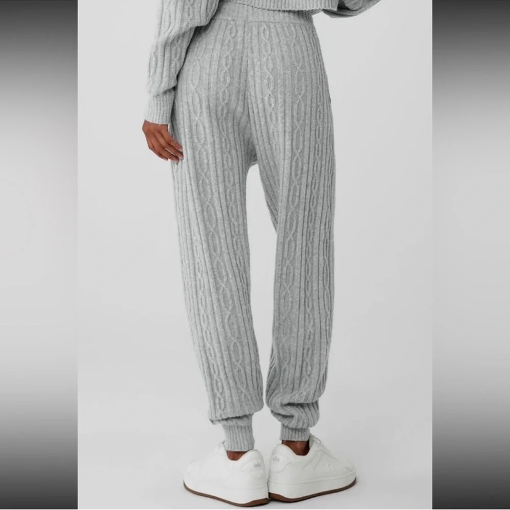 ALO Yoga Light Gray Cable Knit Jogger Pants- Reposh, too big 🥲
